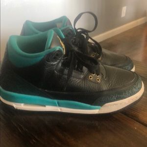 Retro Jordan’s size 7Y Teal/Black/Gold